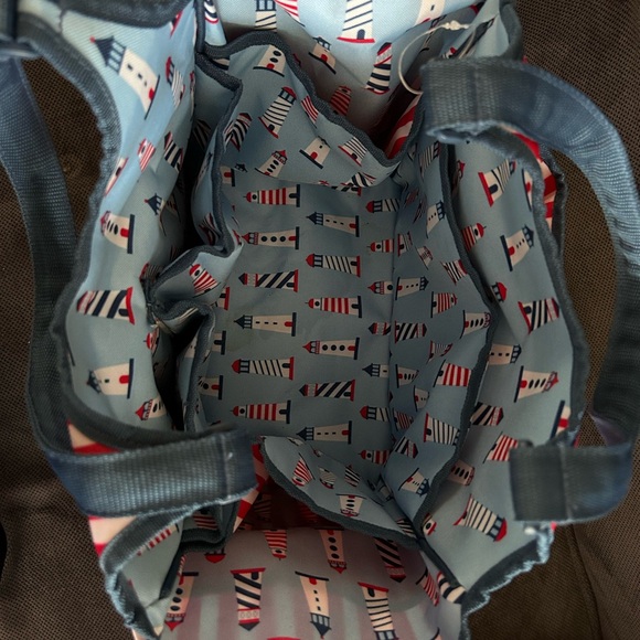 Lighthouse Hold Everything tote - Picture 3 of 7
